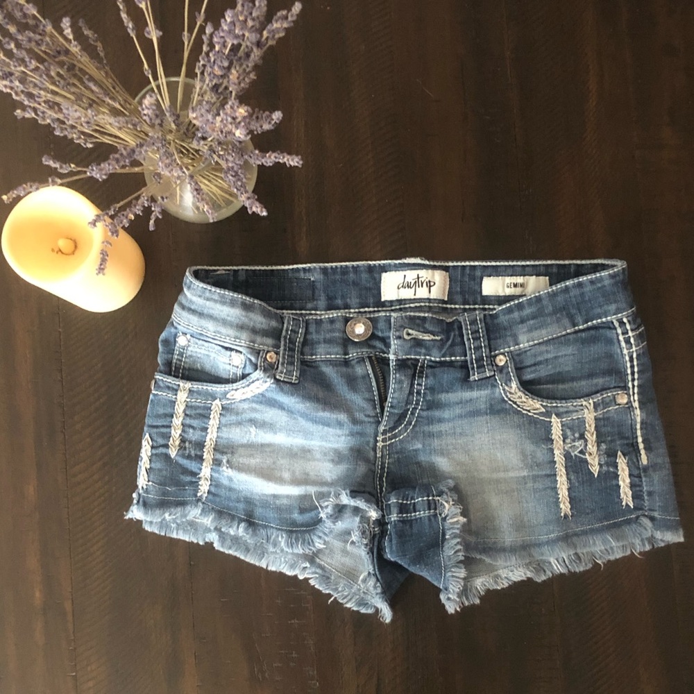 Day Trip Jean Shorts